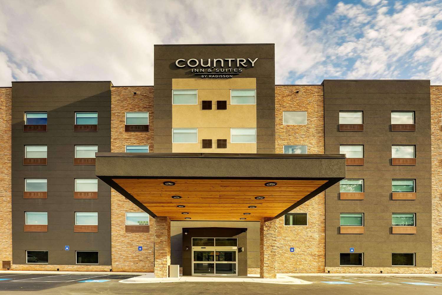 Country Inn & Suites by Radisson, Cumming near Northside Hospital Forsyth 2/41