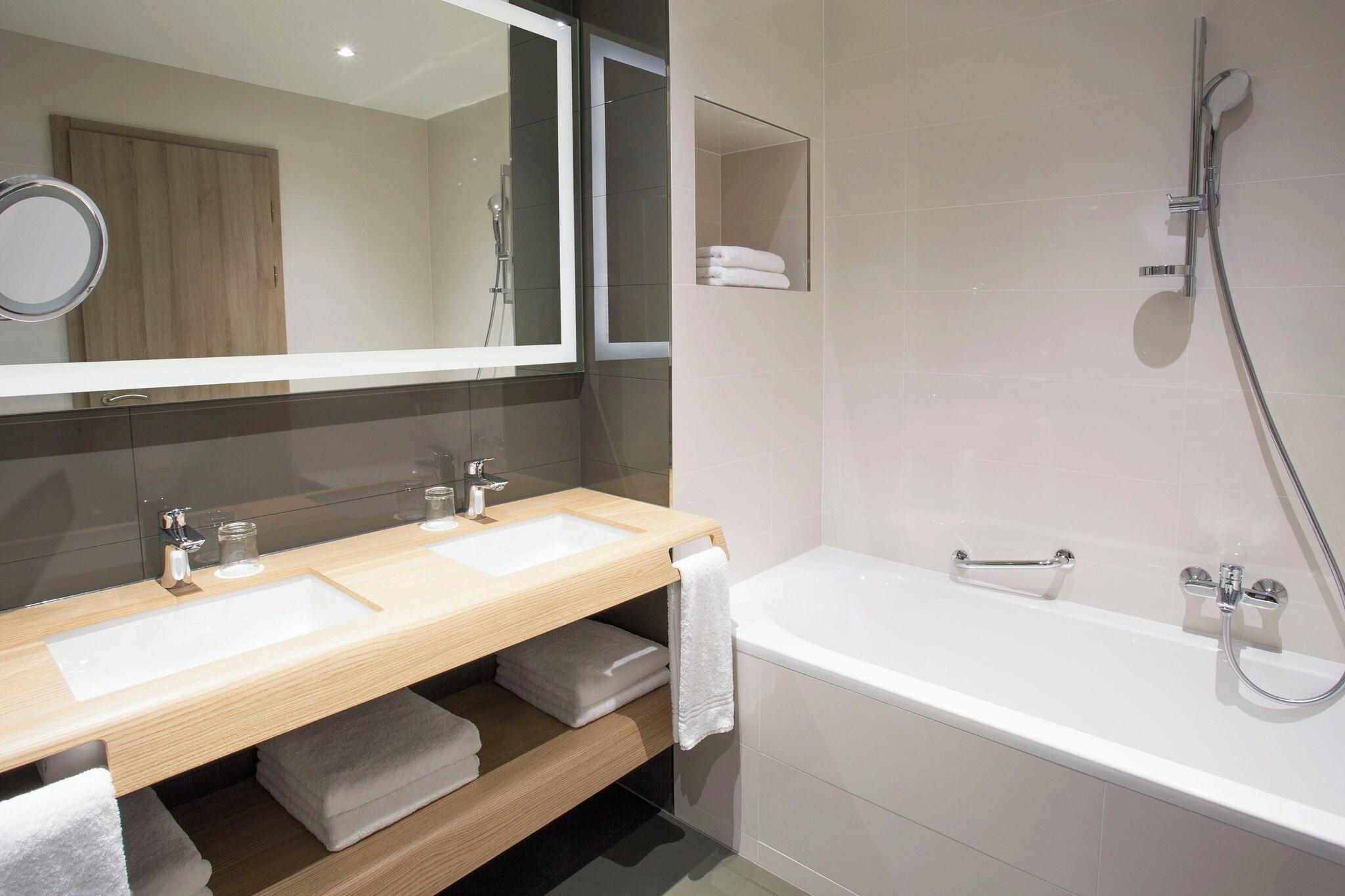 غرفة كلاسيكية بسرير كينج، Sheraton Dubrovnik Riviera Hotel 5/6