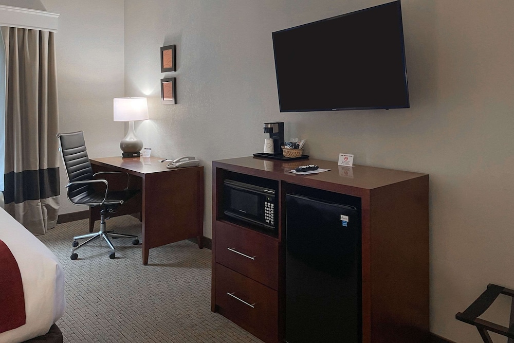Comfort Inn & Suites Rogersville 34/37