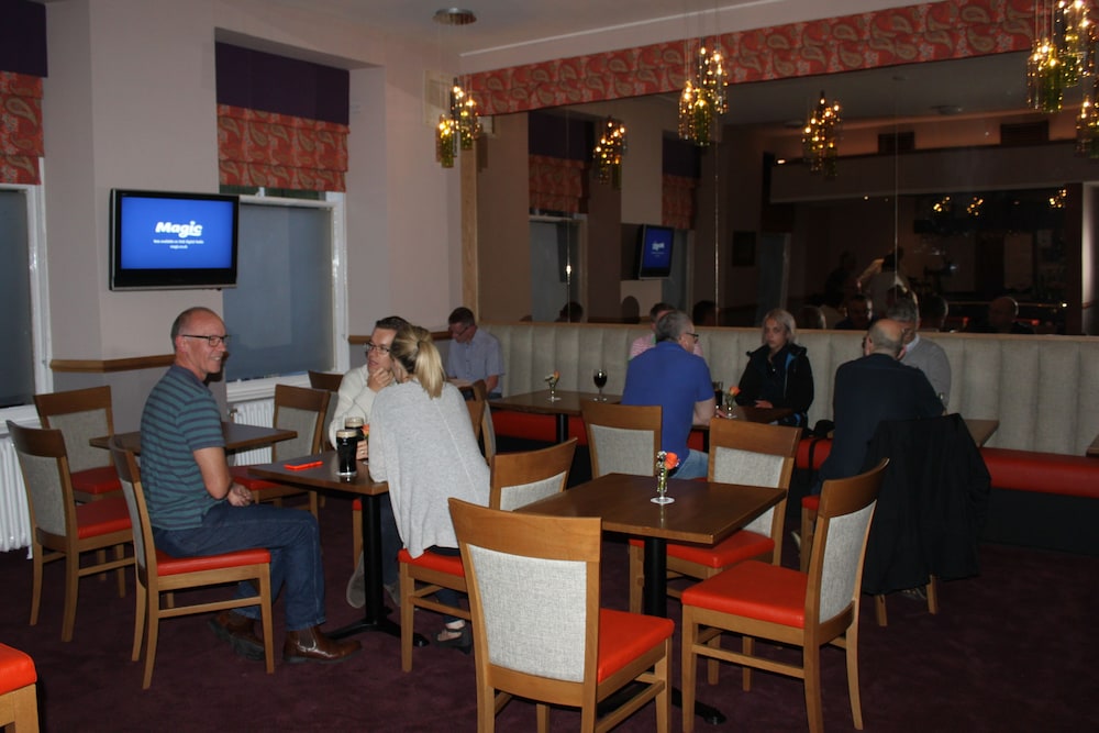 Mackays Hotel Wick 39/50