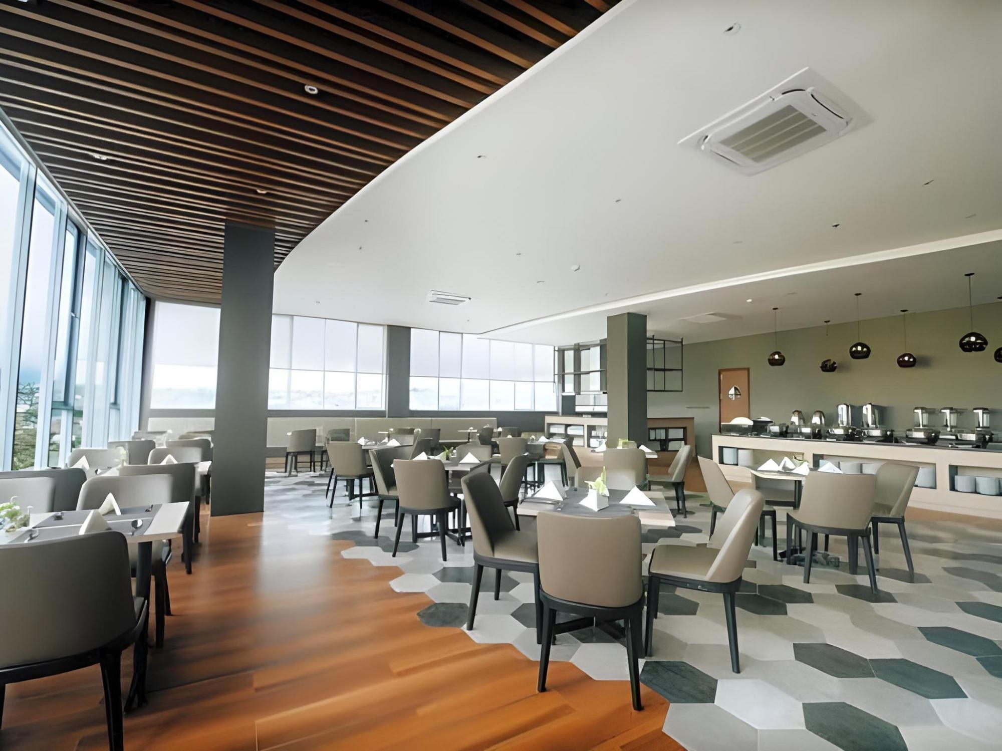 Rogers Hotel Manado 24/36