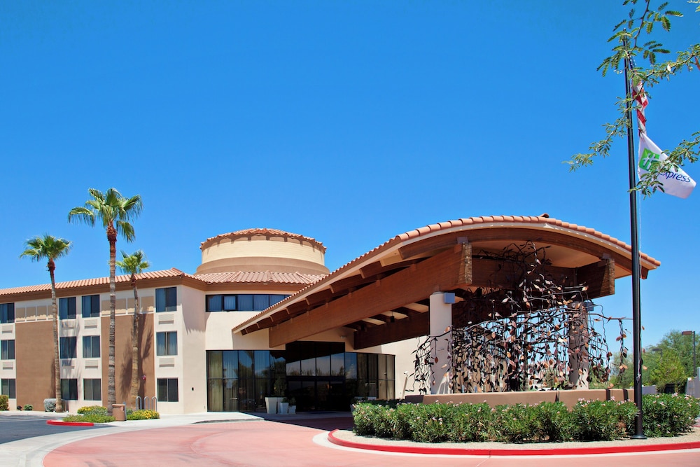 Holiday Inn Express Scottsdale North 3/40