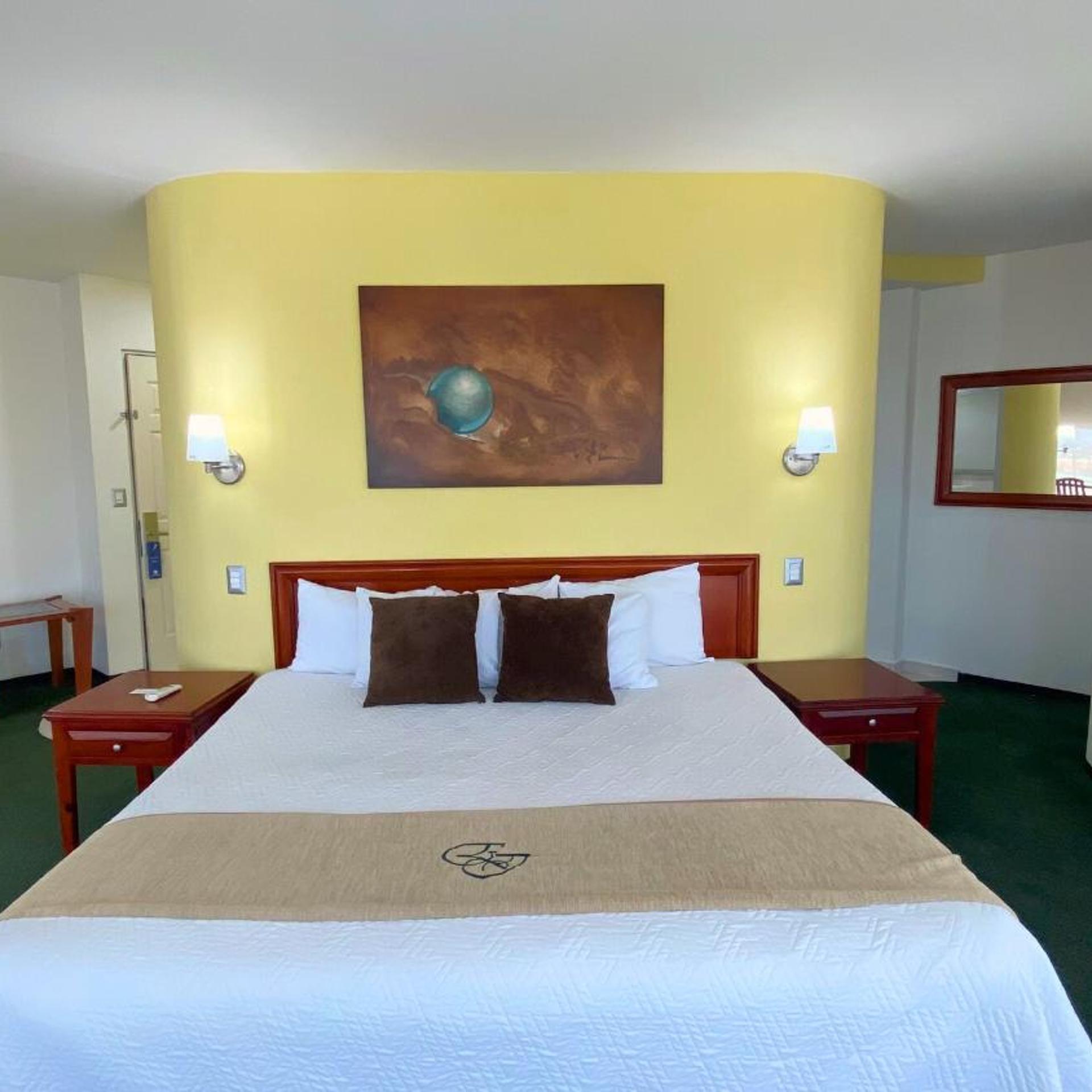 Suite, King Bed, Hot Tub