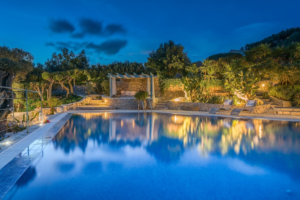 Askos Villa 30/35