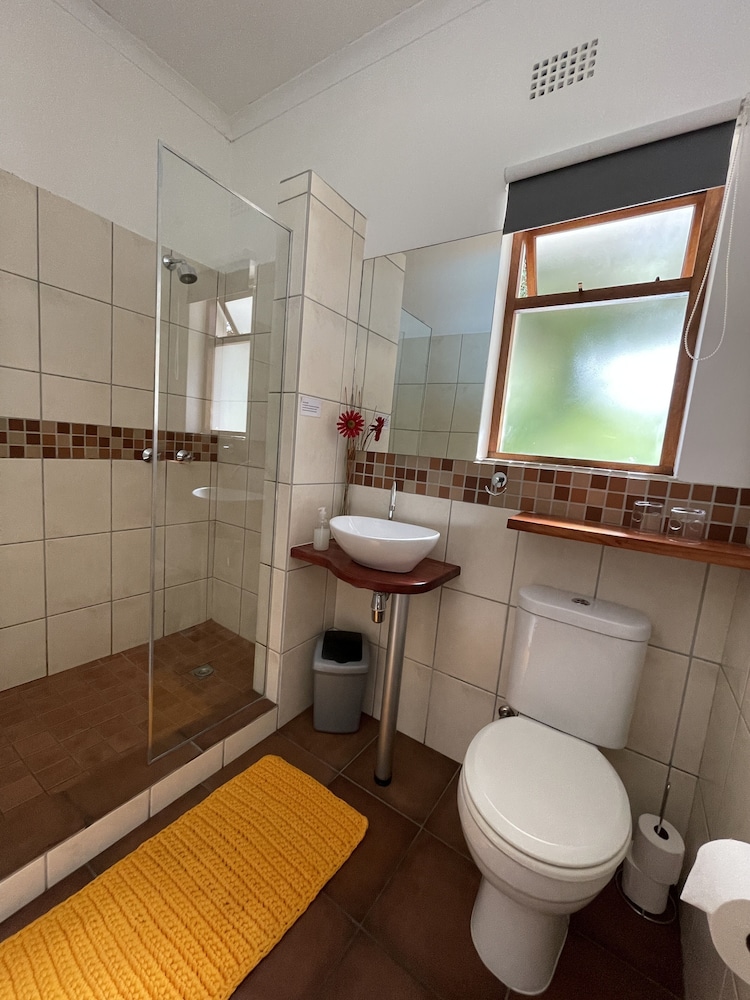 Marula Lodge Guesthouse 32/36