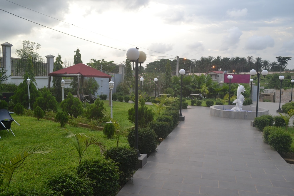 Le Jardin D'eden 2 39/45