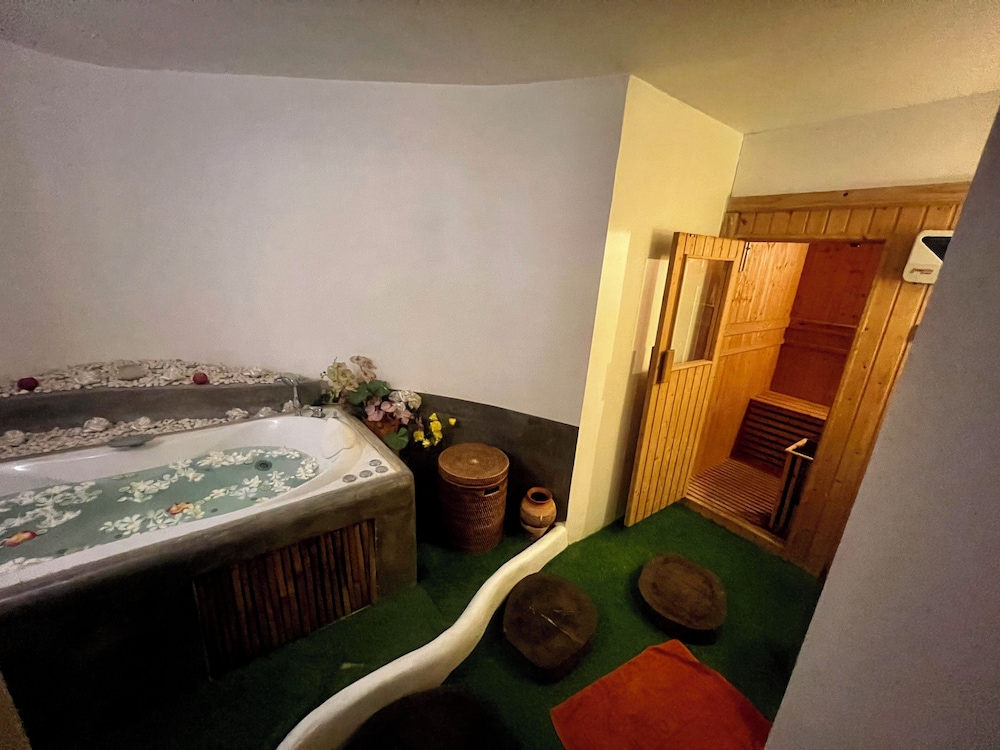 Majestic Sea View Resort 23/50