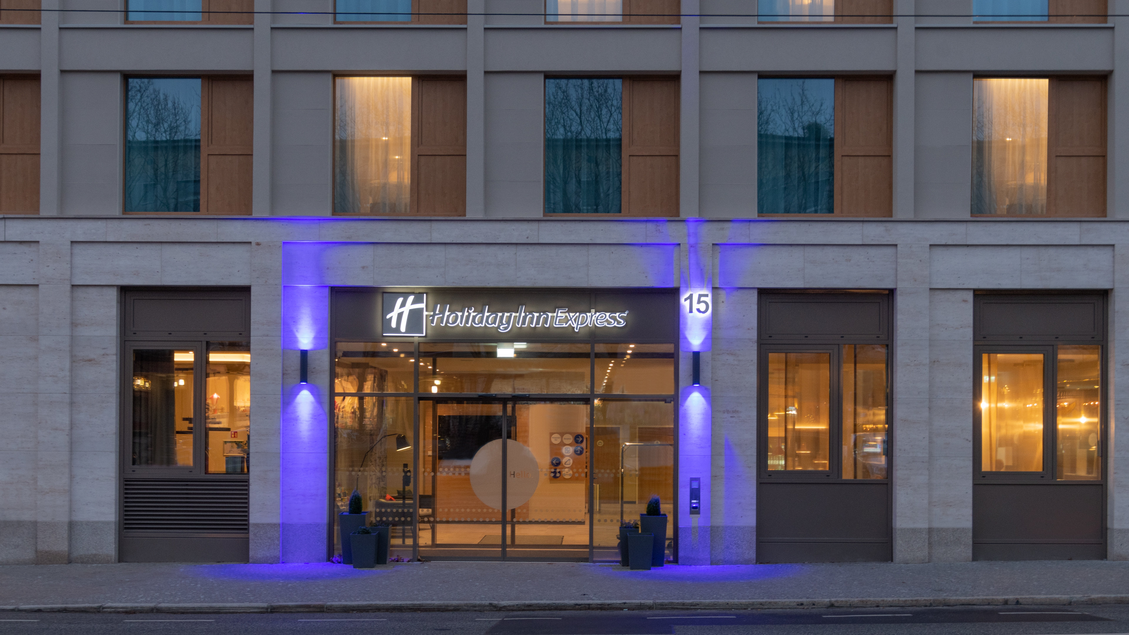 HOLIDAY INN EXPRESS AND SUITES POTSDAM 2/58