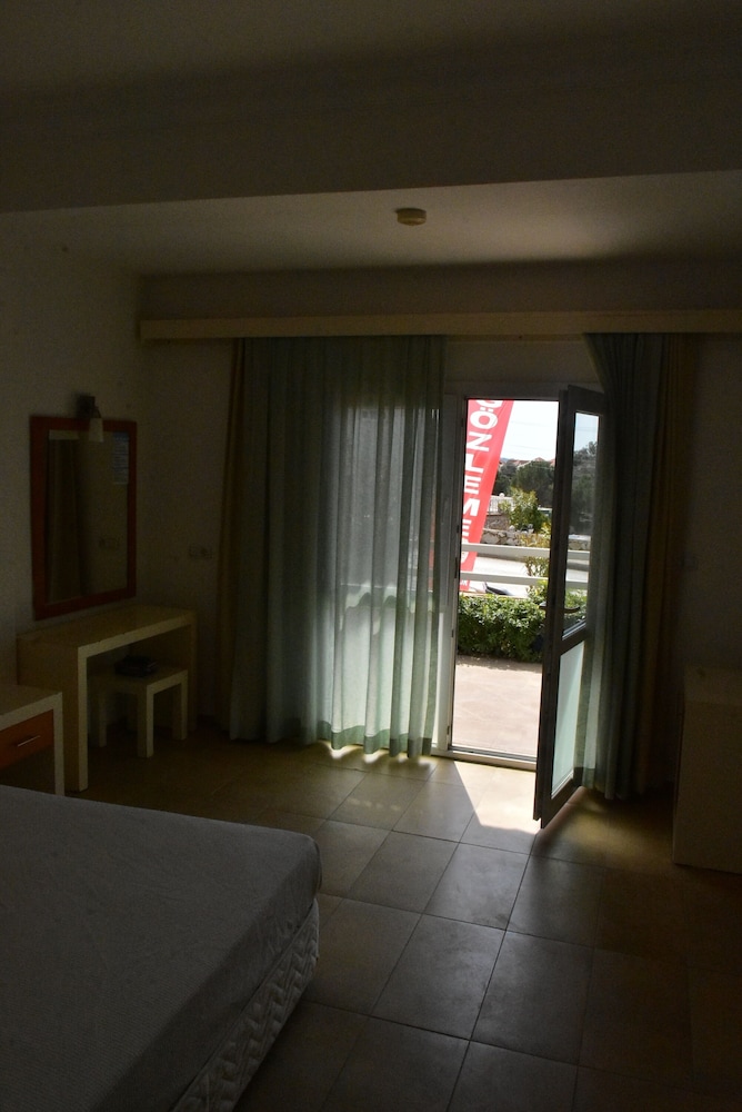 Diana Suite 37/47