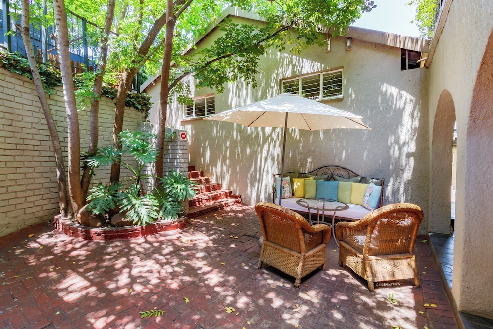 Pumleni Guesthouse 5/50