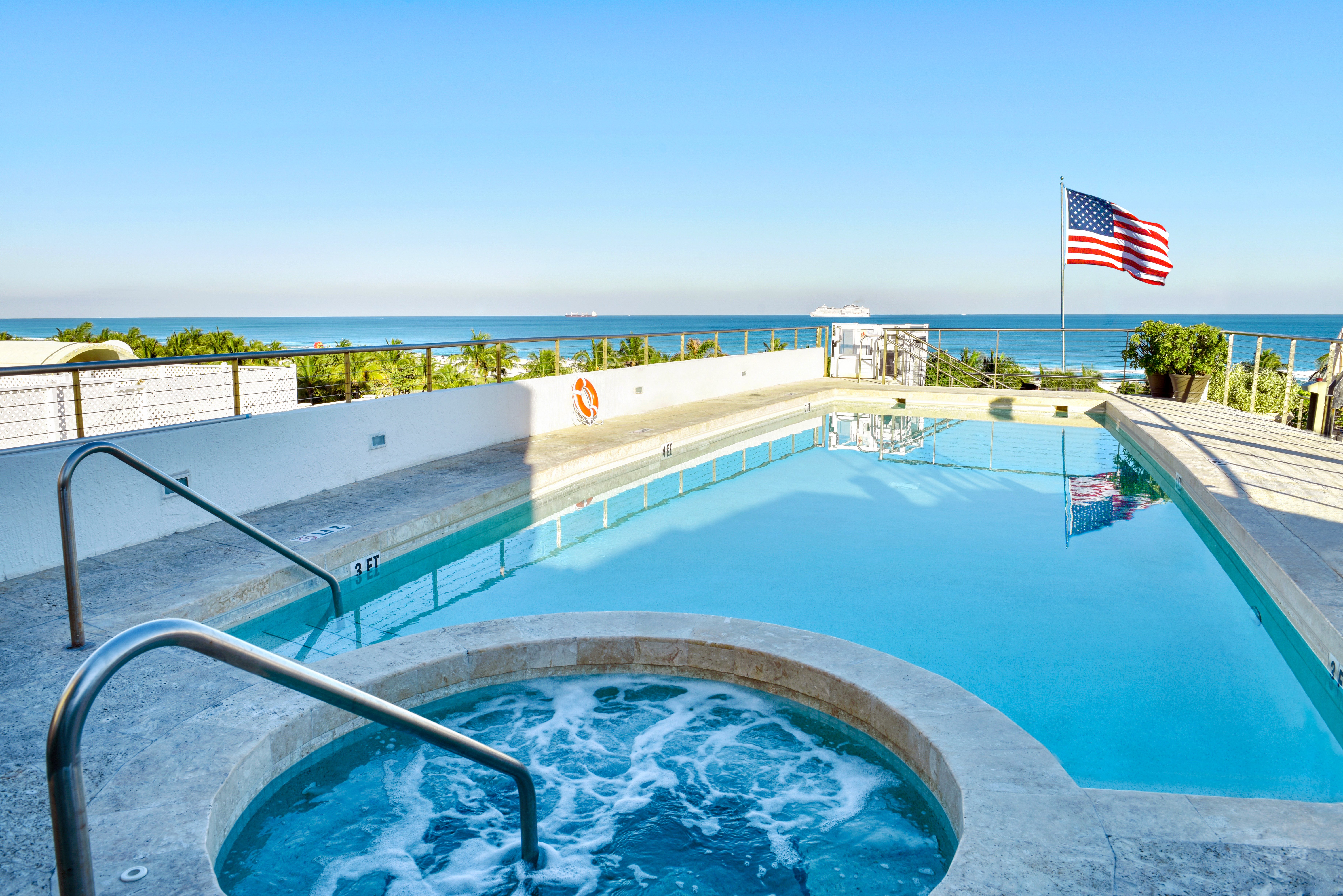Bentley Hotel South Beach 39/84
