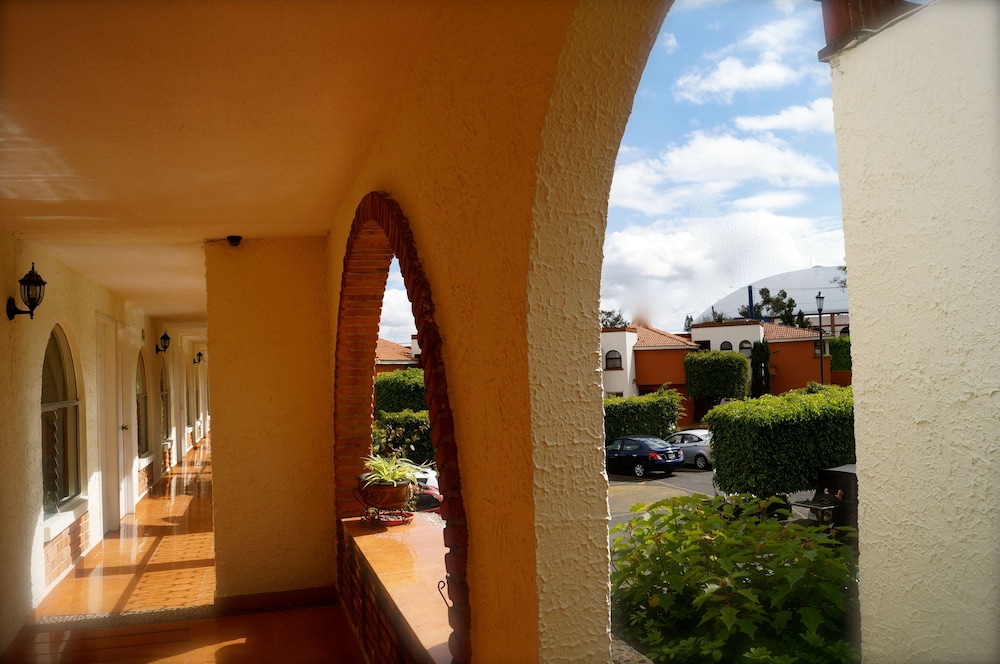 Villa del Sol and Suites 58/62