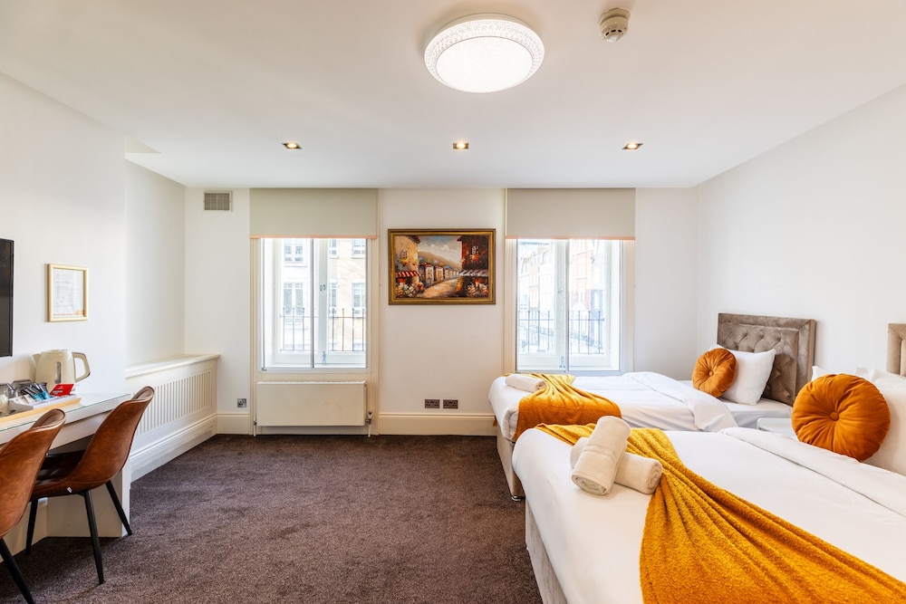 Mayfair Guesthouse 40/50