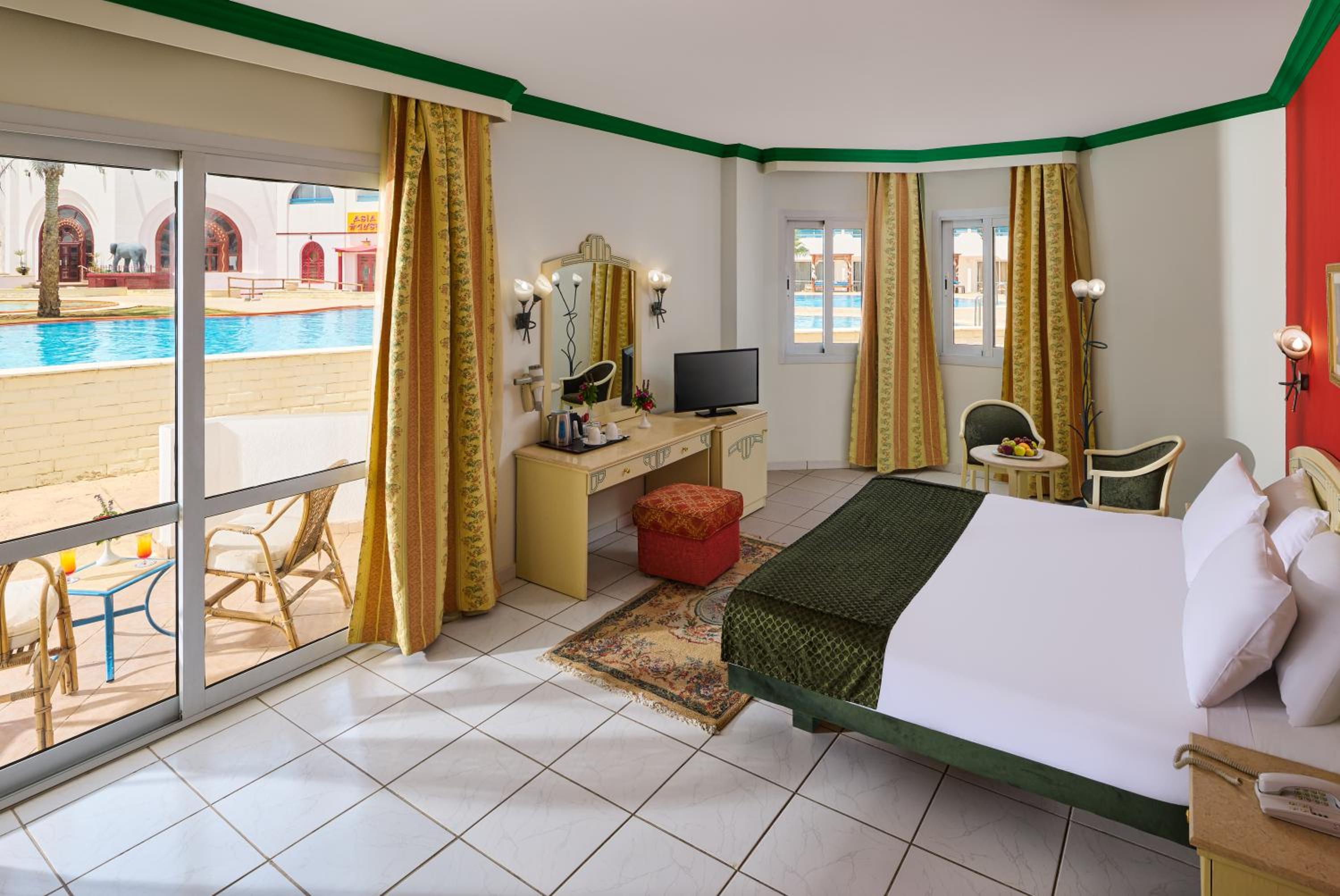 Junior Suite Pool View