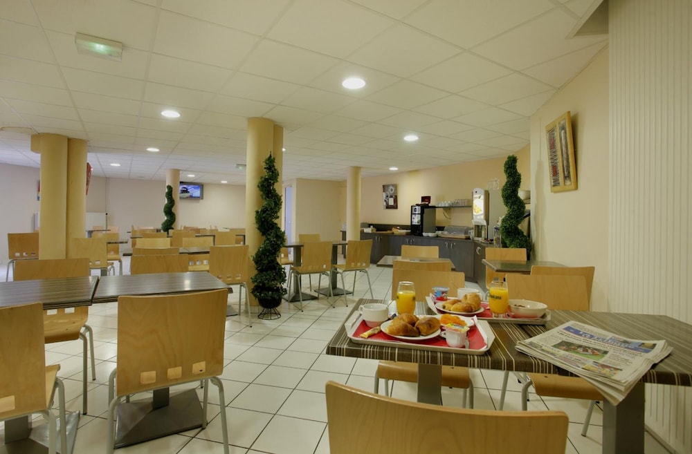 The Originals City Hotel L Acropole Saint Etienne Sud 23/37