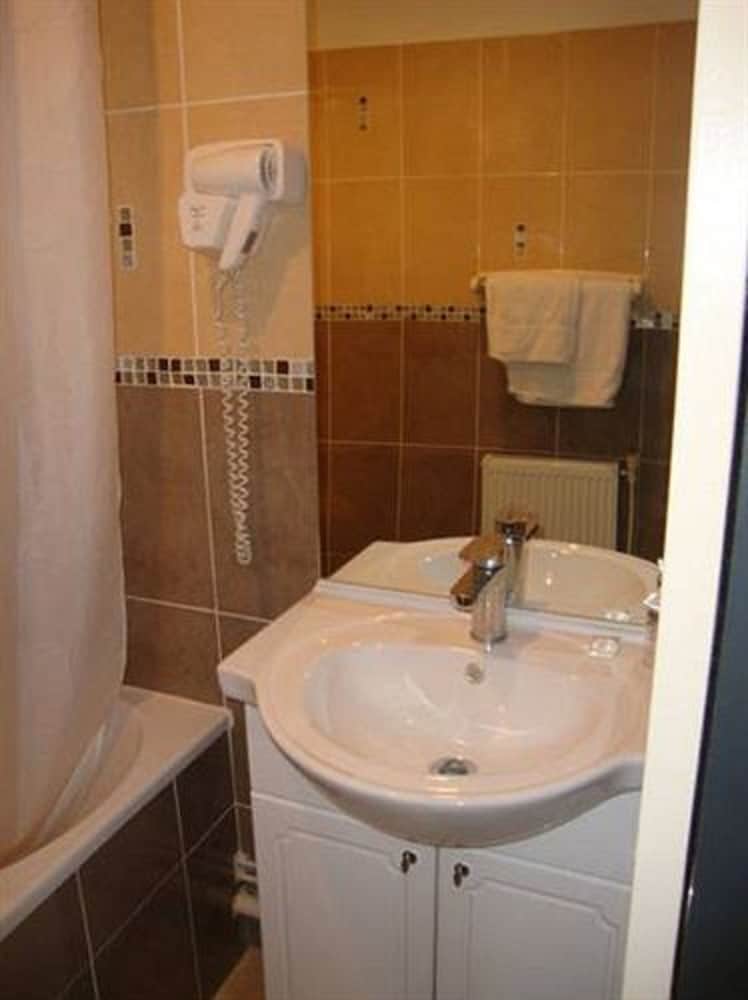 LUXOR BASTILLE HOTEL 16/61