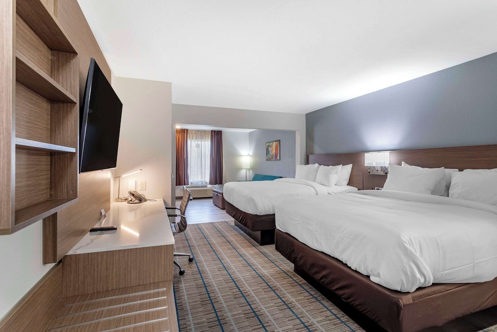 Efficiency, 2 Queen Beds