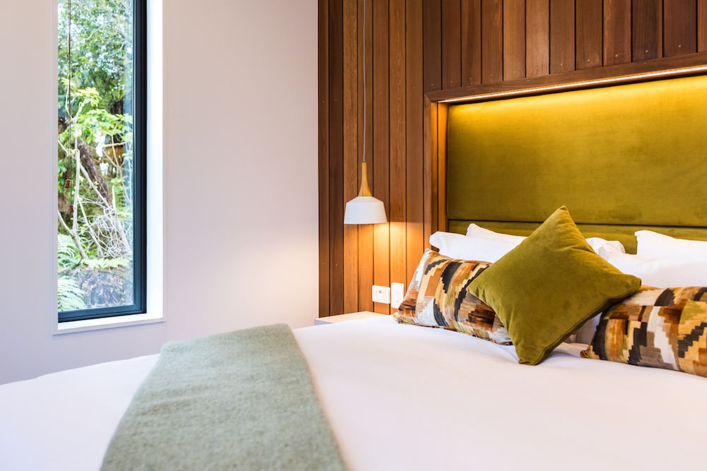 Rainforest Retreat 26/81