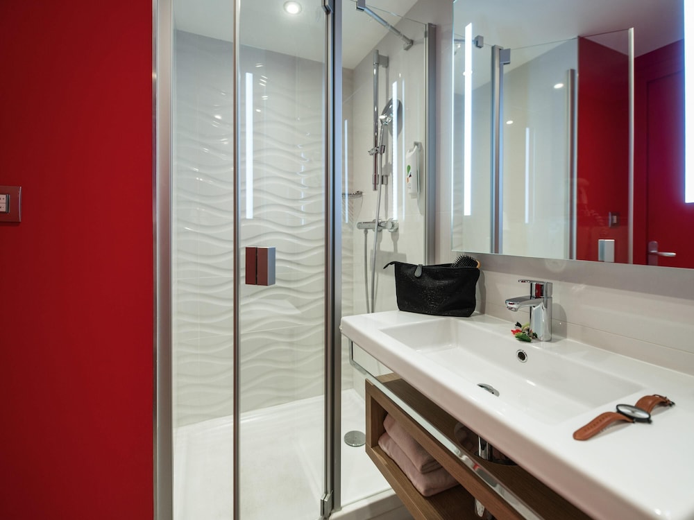 جناح بسرير مزدوج مع أريكة، Ibis Styles Saint Malo Port 2/2