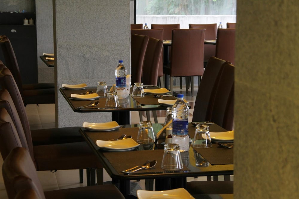 Hotel Vinayaga 23/25