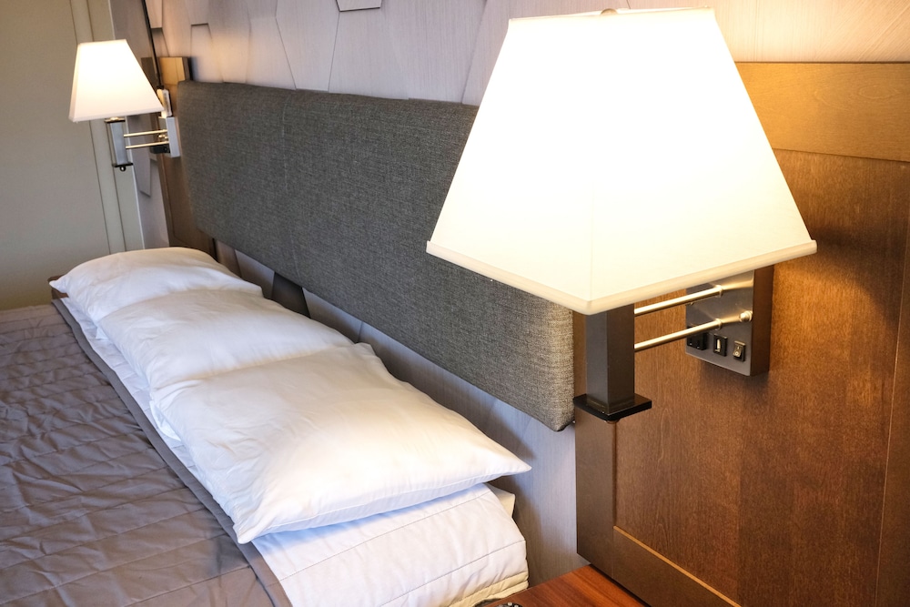 Regency Inn 46/72