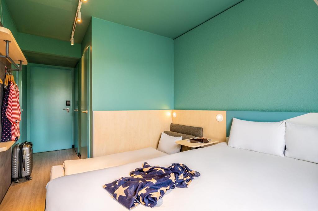 Compact, Standard, Double Bed