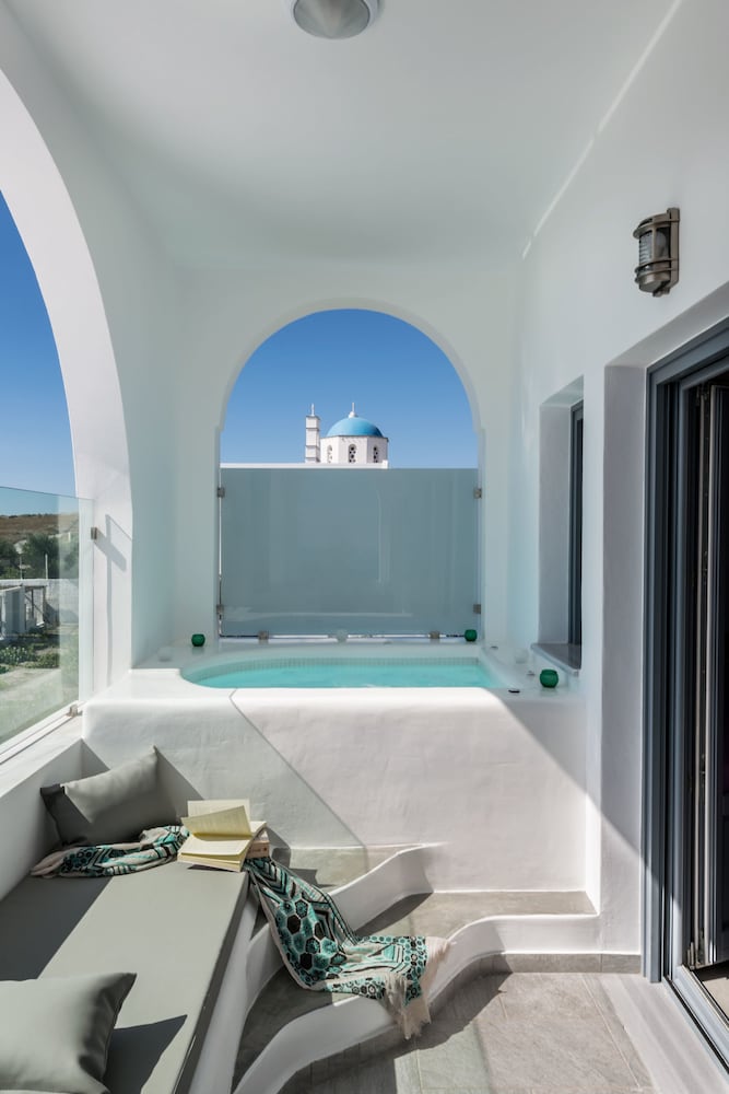 Aspronisi Luxury Villa 9/30