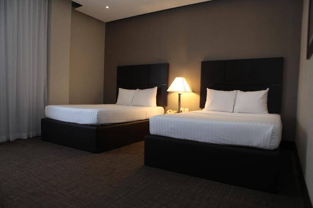 Standard, 2 Double Beds