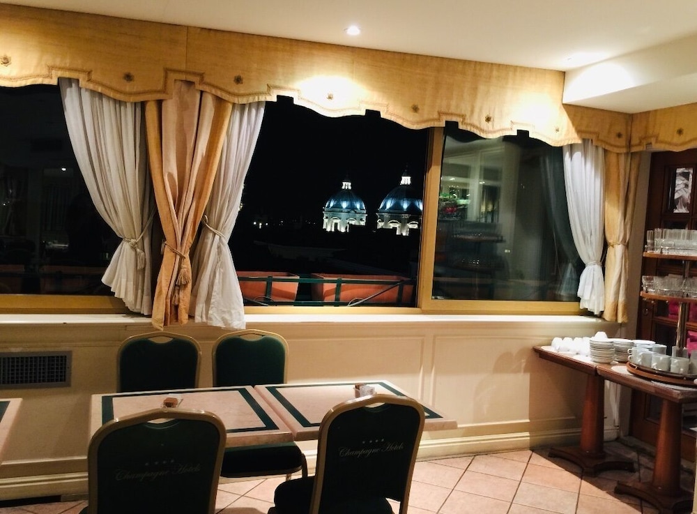 Hotel Champagne Palace 45/67