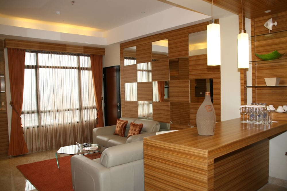 GRAND PASUNDAN CONVENTION HOTEL 49/65
