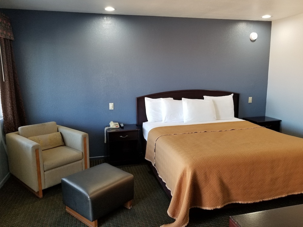 Travelodge By Wyndham Barstow 13/21