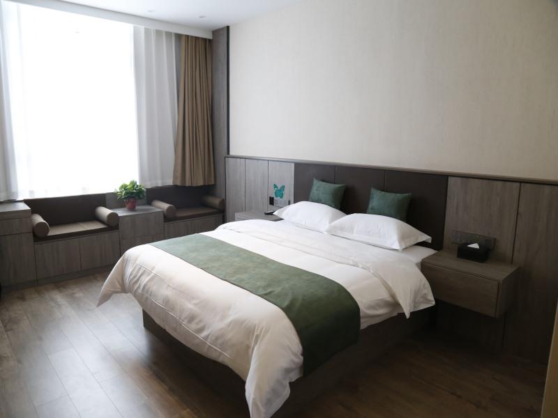 GreenTree Inn Anyang Neihuang County Zaoxiang Avenue 7/23