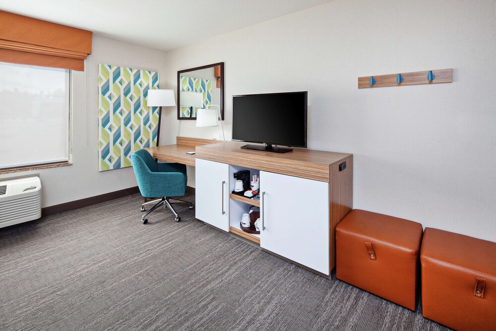 Hampton Inn & Suites Chino Hills 13/34