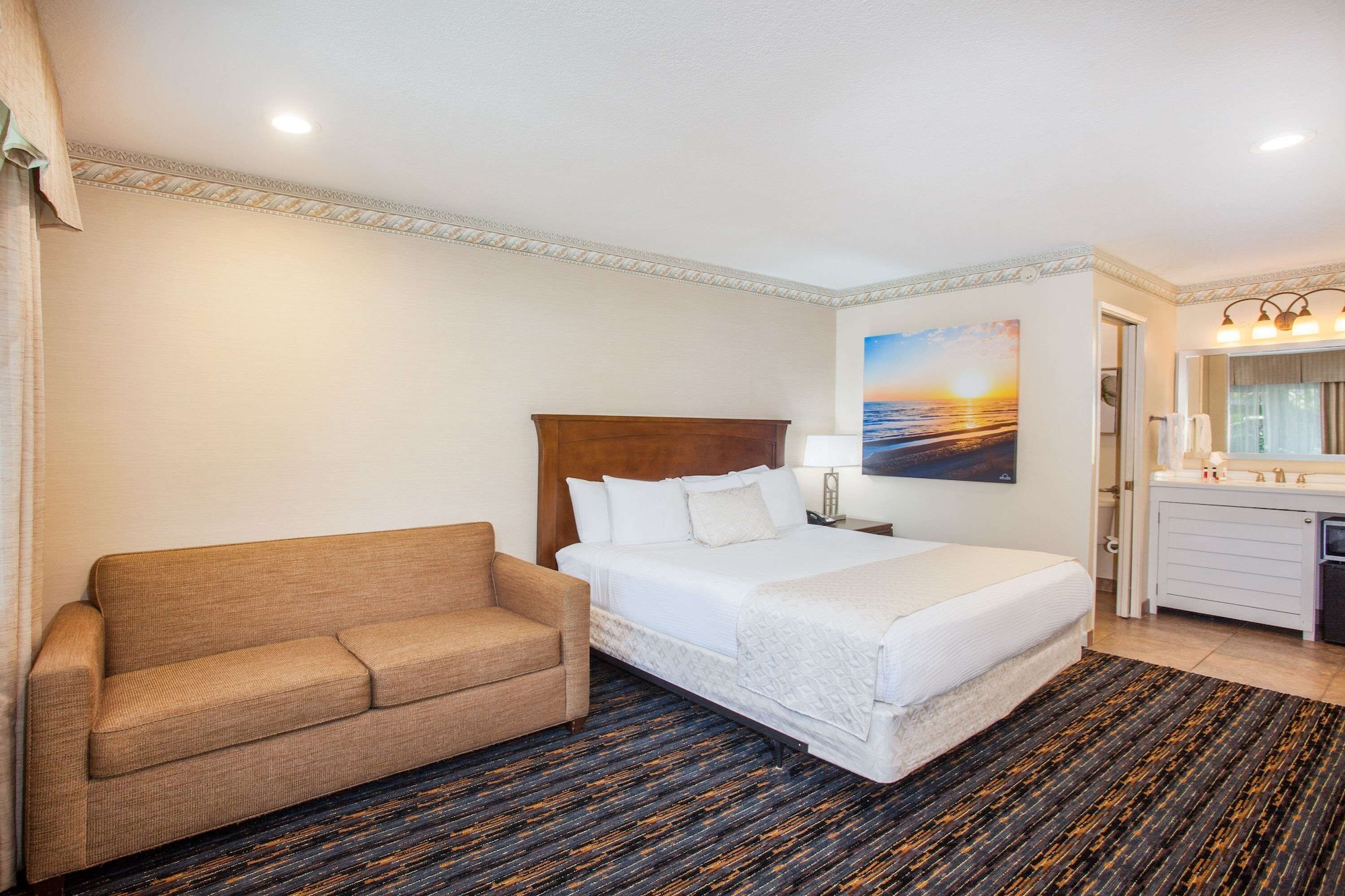 PREMIER, KING BED