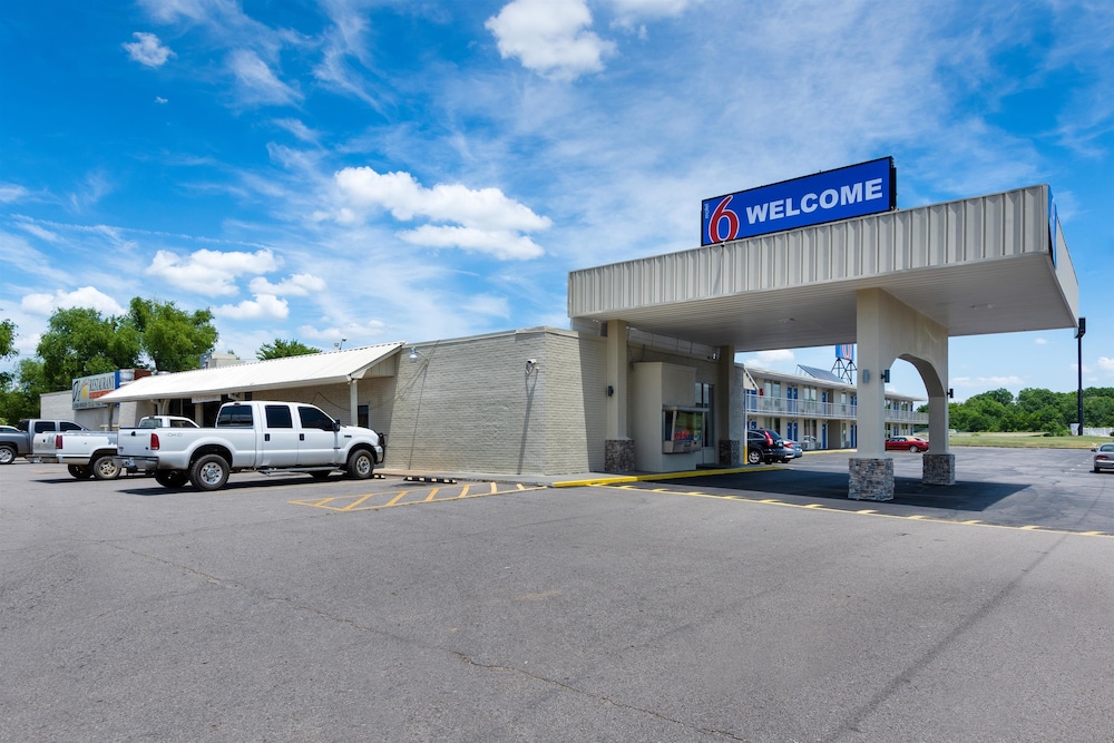 Motel6 Van Buren, AR 36/53