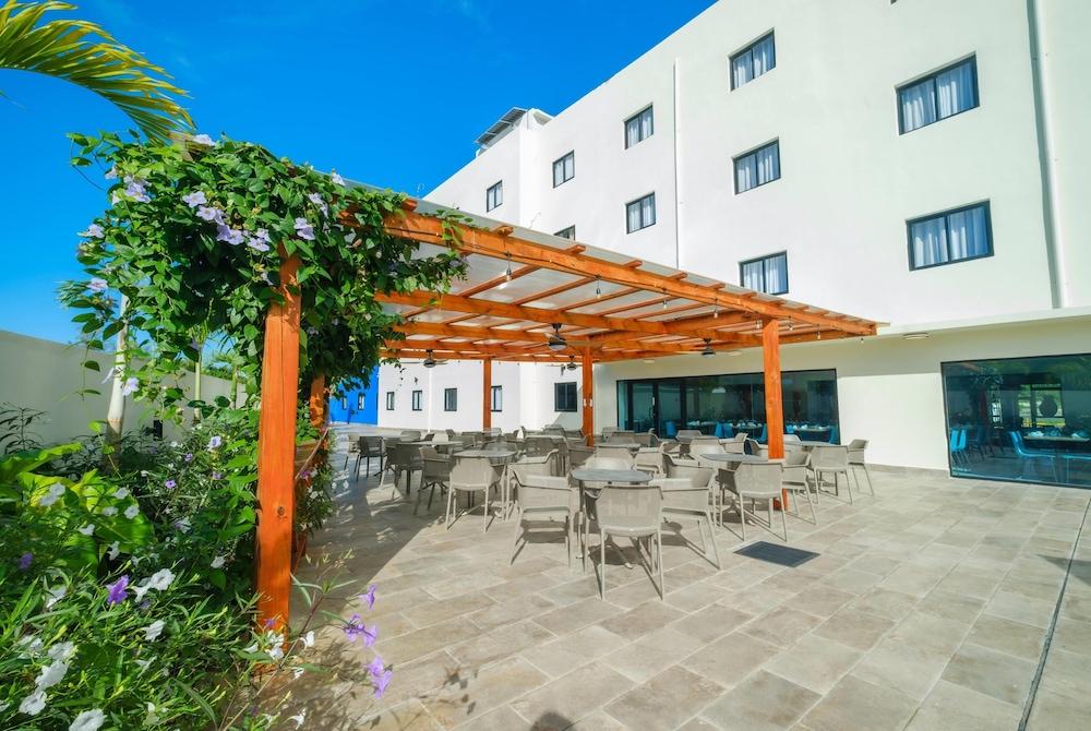Days Inn by Wyndham Juan Dolio 50/54