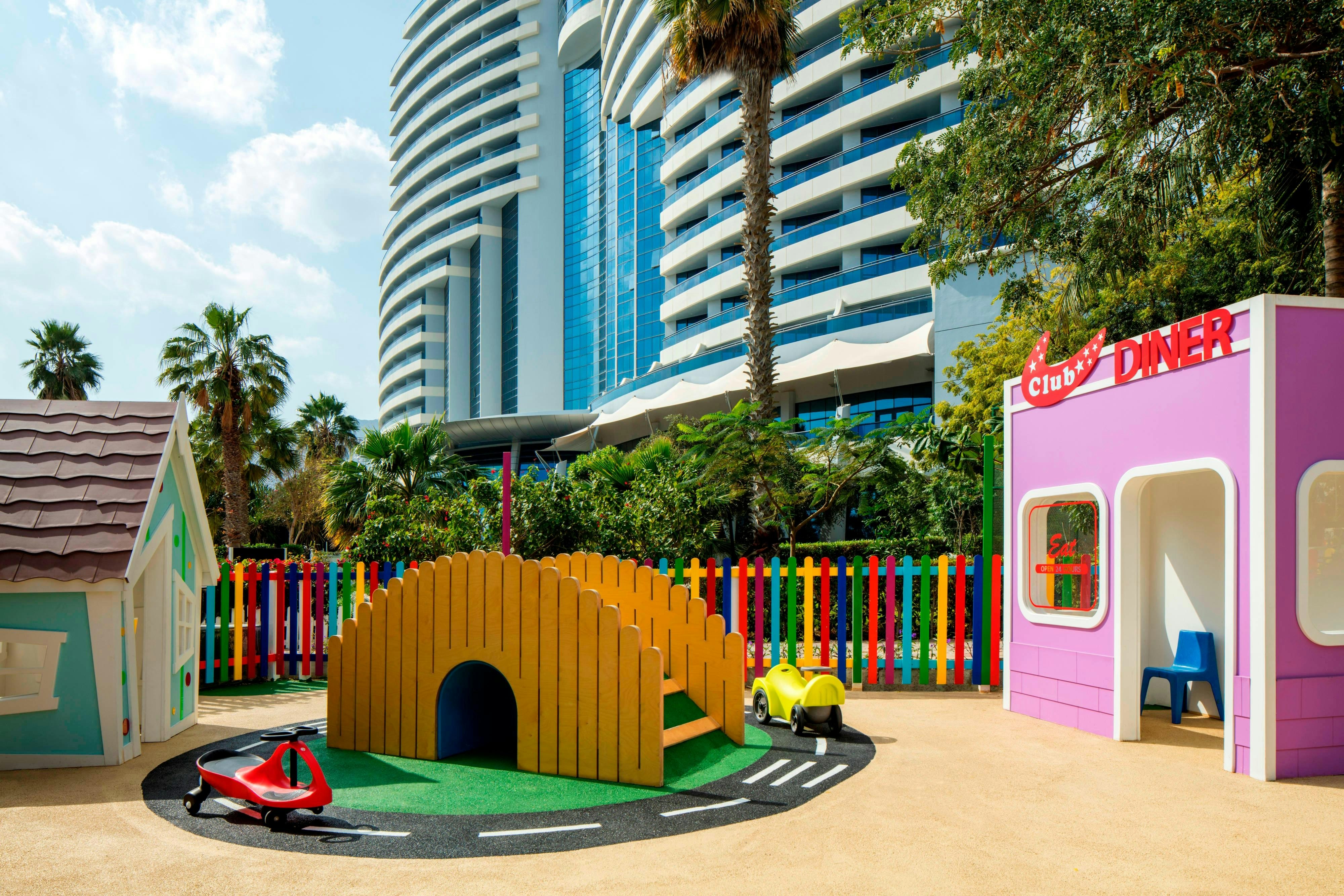 Le Meridien Al Aqah Beach Resort 45/65