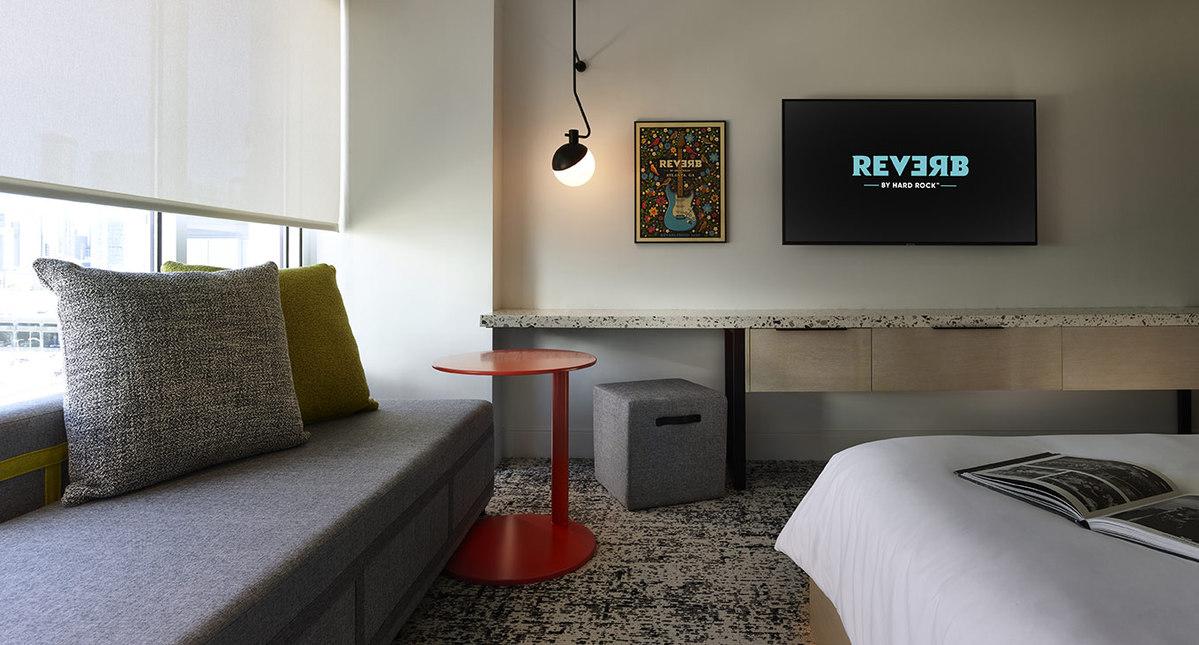 Reverb, King Bed