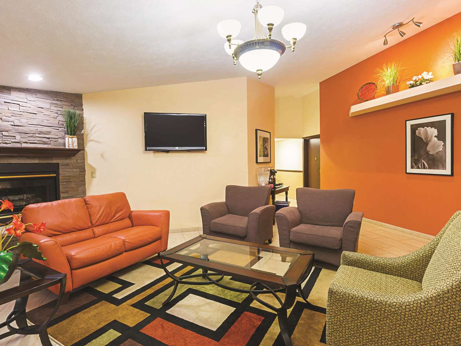 La Quinta Inn & Suites by Wyndham Woodburn 15/22