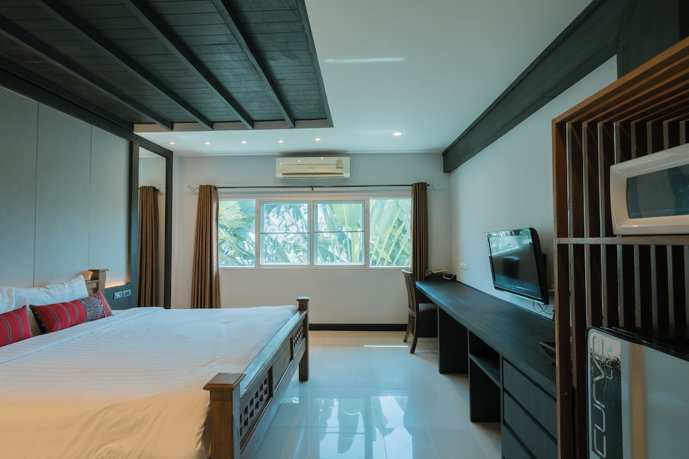 THE OPIUM SERVICED APARTMENT AND HOTEL 15/50