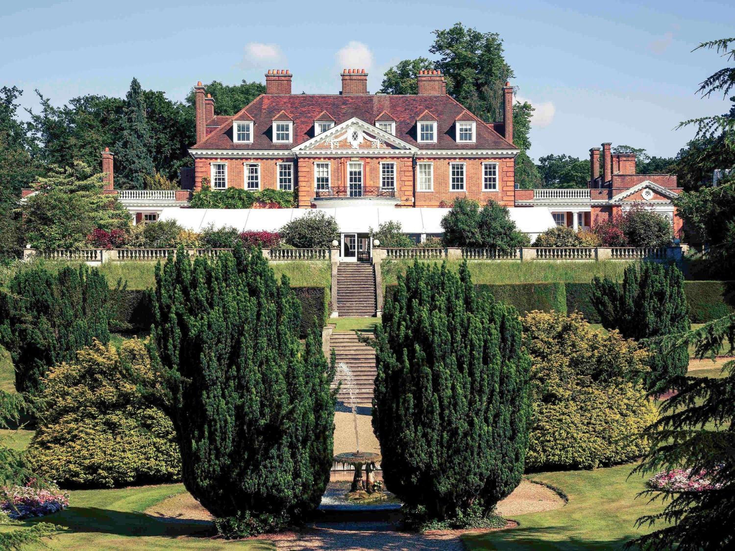 Hunton Park Hotel 23/24