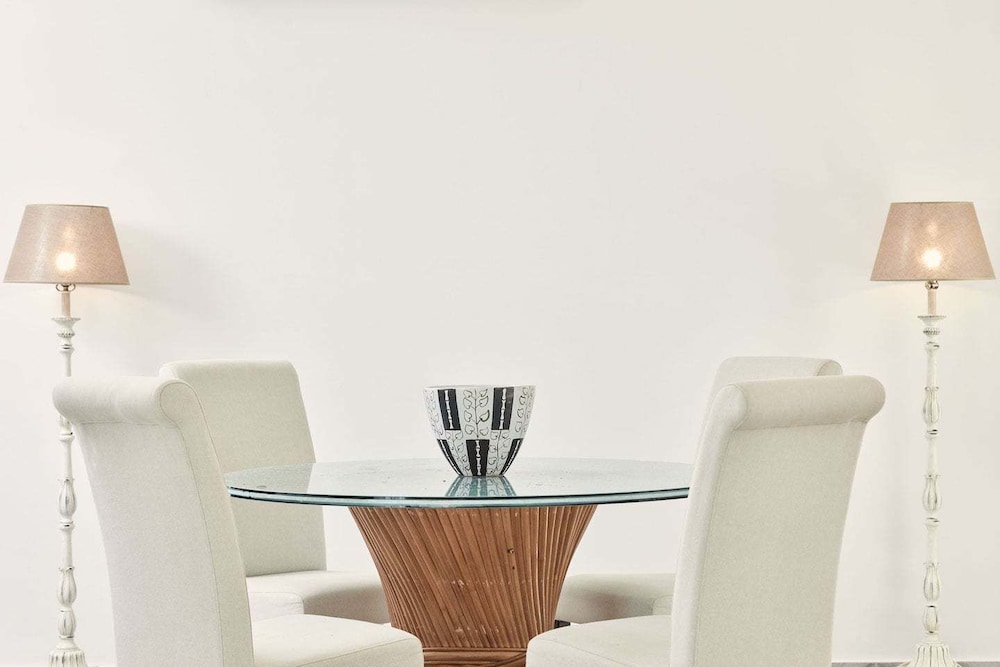 Yria Boutique Hotel & Spa 65/74