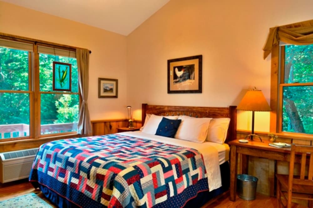 Bent Creek Lodge Bed &amp; Breakfast 15/50