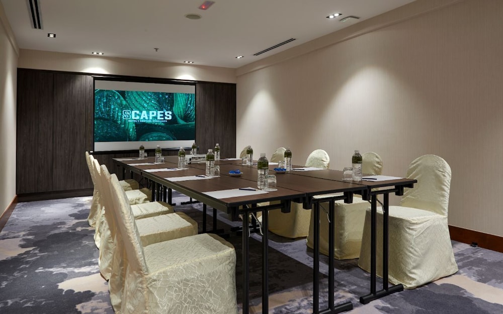 Scapes Hotel 43/49