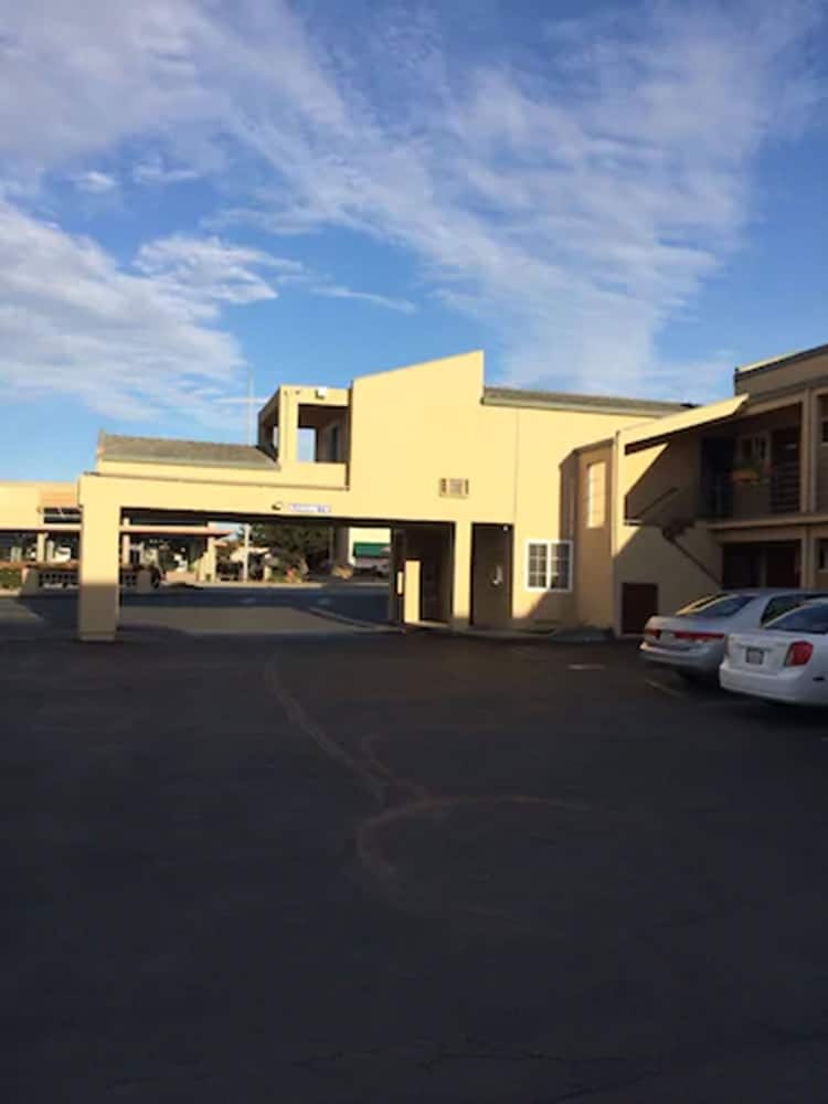 Americas Best Value Inn Seaside South 4/34