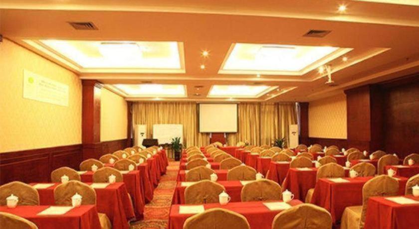 Vienna International Hotel (Wuhan Yellow Crane Tower) 40/50