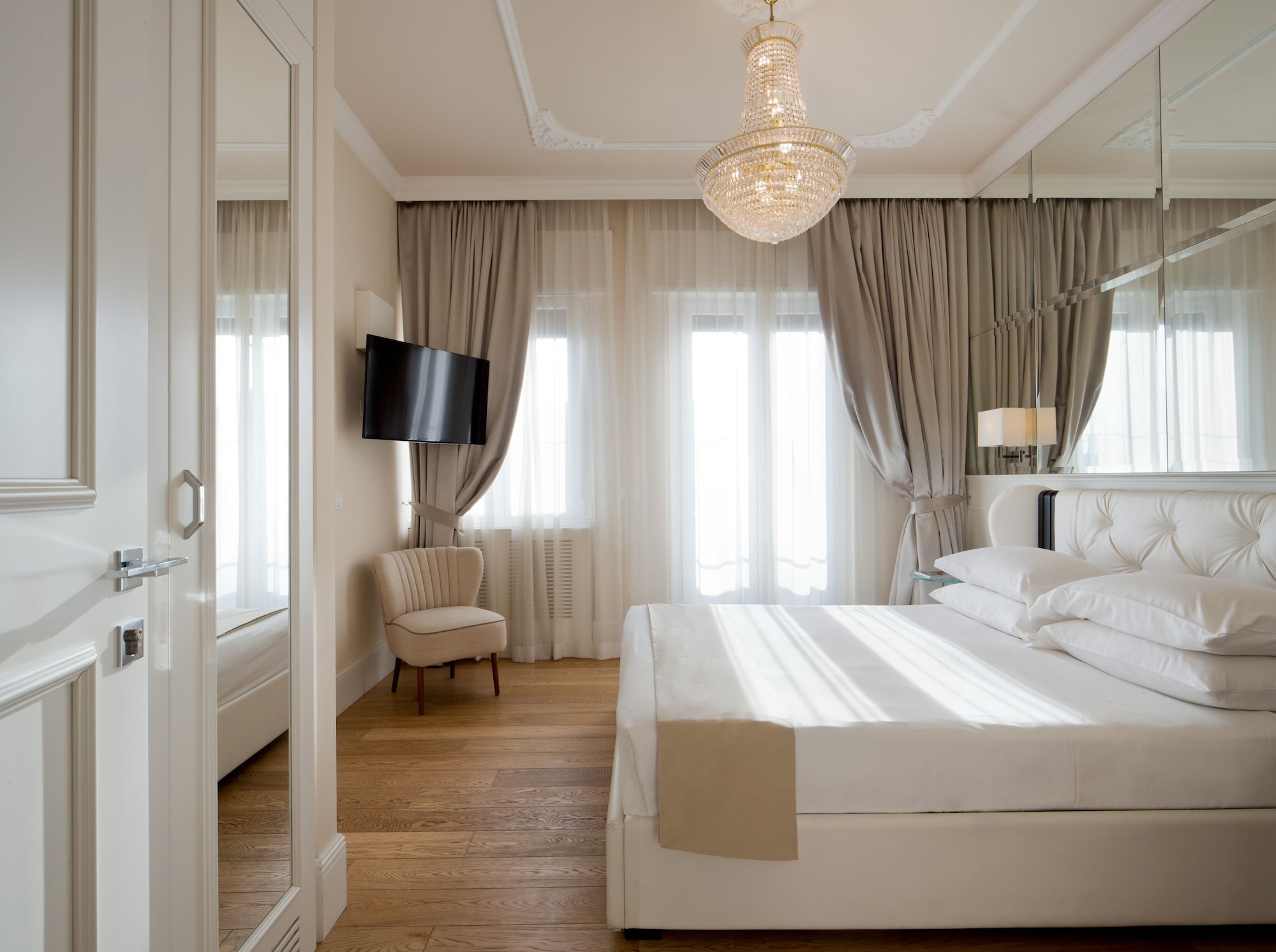 DELUXE, DOUBLE BED, CITY VIEW, BALCONY