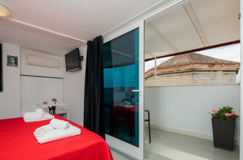 Peristil Luxury Rooms 13/67