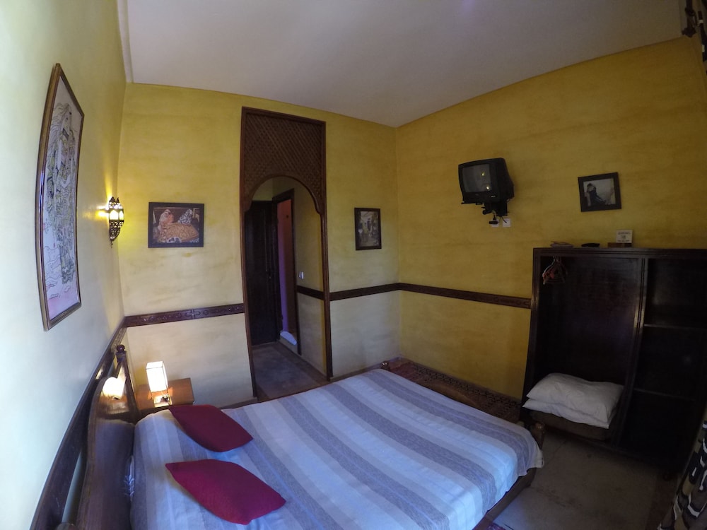 RIAD ZAHRA 13/32