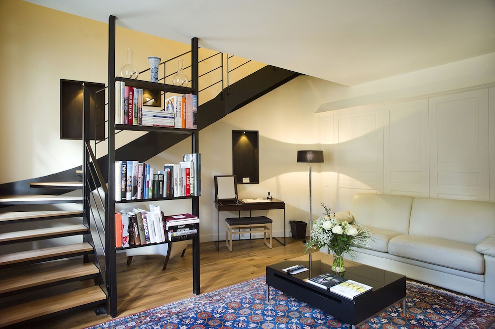 L Hotel de Beaune 44/73